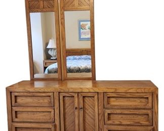 Vintage Thomasville Dresser and Mirrors