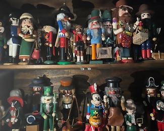 100's of Really Cool Nutcrackers! It's never too early to think Stocking Stuffers!!!