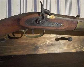 Antique Flint Lock? Long Rifle