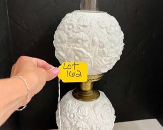 Fenton White Milk glass Gone with the Wind Poppy Lamp 
