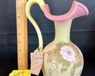 Connesieur Collecton Lattice Rose Pitcher&nbsp;
