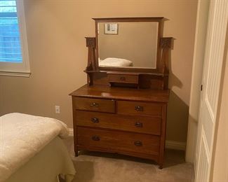 Lovely antique 5 drawer dresser with mirror 