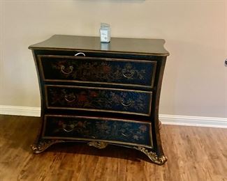 Ornate 3 drawer dresser