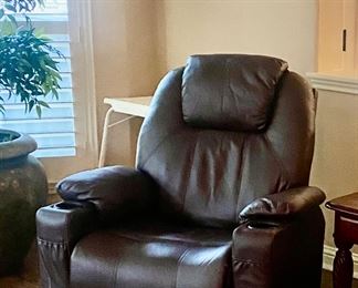 Purchased in Sept 2022 this lift up chair recliner has a massage for all parts of your body as well as heat with USB cords