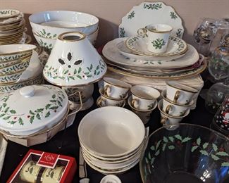 Lenox Christmas dinnerware collection