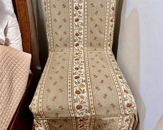 22. Pair of Upholstered Slipper Chairs (21" x 24" x 40")