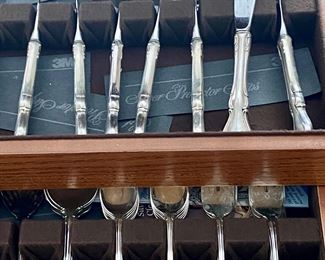 BUY IT NOW! $2000 Reed & Barton, "Hampton Court" Sterling Silver Flatware. Knives (10), Dinner Forks (12), Salad Forks (12), Spoons (12), 1 Each Serving Spoon, Slotted, Spoon, Serving Fork, Butter Knife, Jelly Spoon