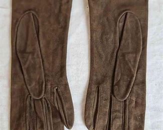 CHANEL Brown Leather Gloves