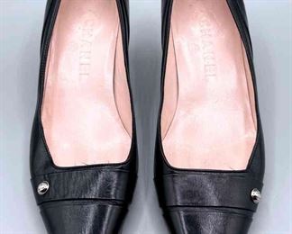 CHANEL Black Leather Pointed Toe Pumps