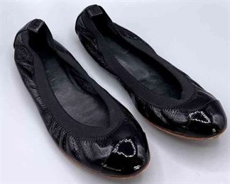 CHANEL Black Patent Leather Ballet Flats