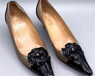 CHANEL Beige Black Patent Leather Pumps