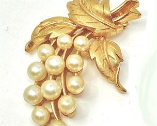 Lot #72 - Gold Tone Vintage 1950's Trifari Grape Brooch