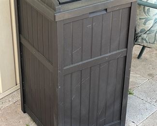 Outdoor Trash Hideaway