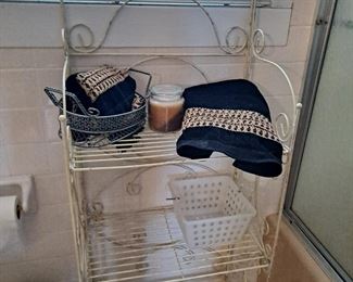 Foldable metal bakers rack