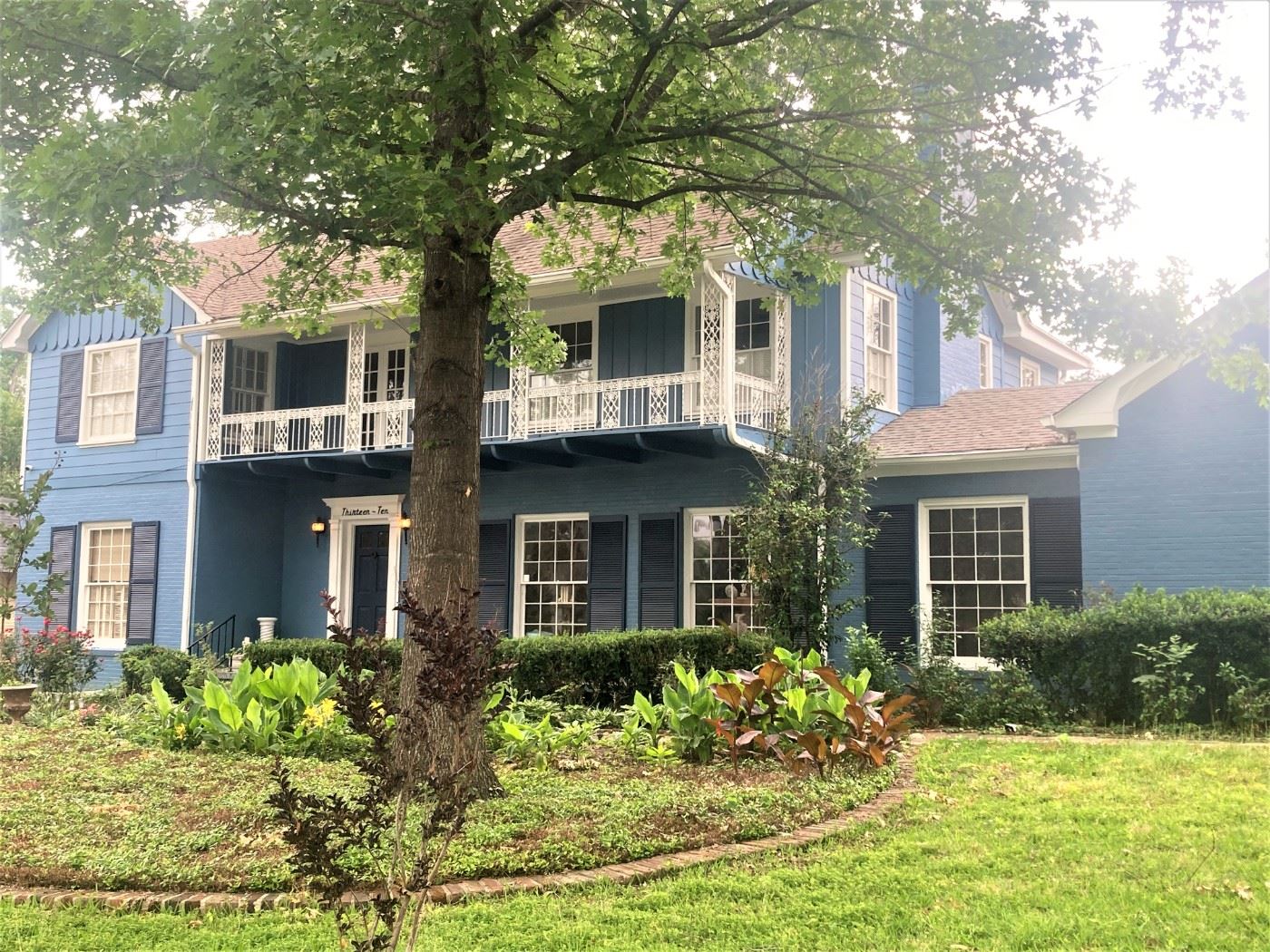 This Azalea District historic home is the location of the John L. Whitehead & Joan C. Bennett estate sale June 1,2,3.