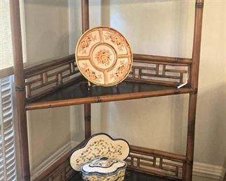 Bamboo corner display shelf