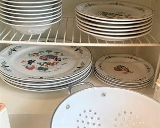 Oneida Stoneware - "Farm Friends"; colander 