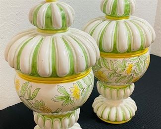 1	$200 	
Pair of italian Urns with lids 20x10 Made in italy for Meiselman Imports green / white / yellow 		