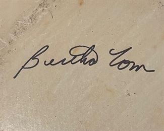 4	$700 	
Zuni pottery 18x16 signed Burrito Tom 	