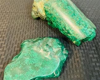 21	$90 	
2 pieces of raw malachite 10x7 & 5x7