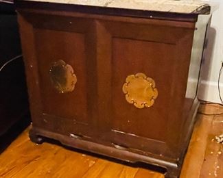 26		
Table between recliners	26	-$240  Table / Cabinet Japanese Cherry wood for Zabuton pillows 	