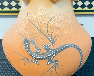 76	$350 	
Zuni Deldrick & Lorenda Cellicion Lizard/Gecko pot