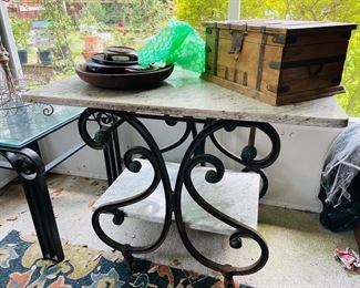 81	$950 	
Marble top and iron base French pastry table 43x28x35