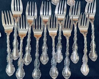 Sterling set Strasbourg - Gorham 188 pieces - price upon request 