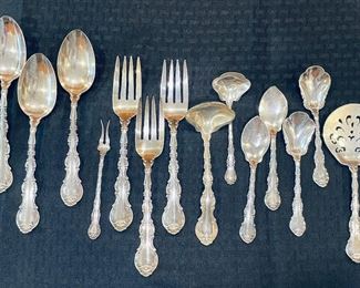 Sterling set Strasbourg - Gorham 188 pieces - price upon request 