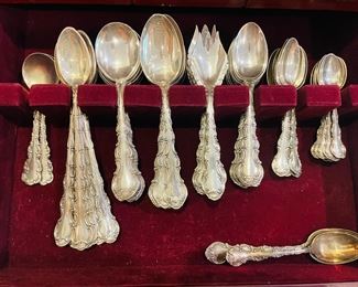 Sterling set Strasbourg - Gorham 188 pieces - price upon request 