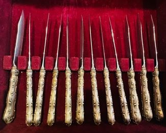 Sterling set Strasbourg - Gorham 188 pieces - price upon request 