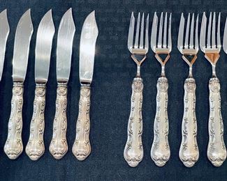 Sterling set Strasbourg - Gorham 188 pieces - price upon request 