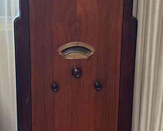 GoldHall Electric Art Deco Clock Radio