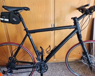 the CAAD range represents the pinnacle of what's possible with metal. Famously, Mario Cipollini's Saeco team rode aboard a Cannondale CAAD3 and then a Cannondale CAAD4, the latter he claimed to be the best bike ever made. Priced here for only $1,000.  Garage kept, upgraded wheels, seat, and other extras.  save thousands! 