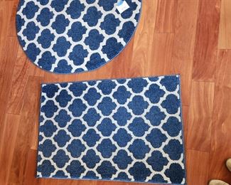 Floor Rugs Made in Turkey  Trellis Collection  DBlue Bone 2ft x 3 ft  and 3 ft Round$       20. each    