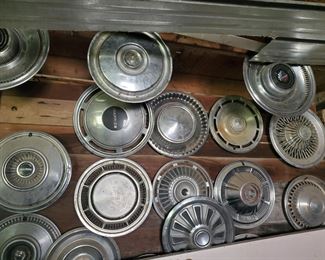 assortment of hubcaps 