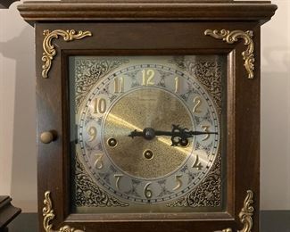 VIntage mantle clock 