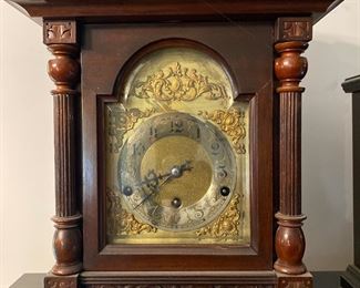 Vintage mantle clock 