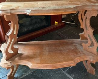 Solid walnut  hangint wall shelf or yo can put on top of something 