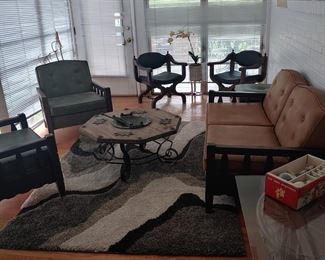 Flexsteel love seat..
2 arm chairs