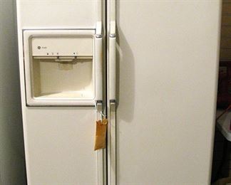Garage Refrigerator Freezer with Key