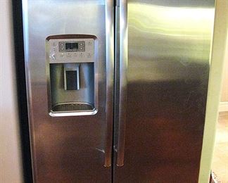 GE Stainless Steel Side by Side Refrigerator