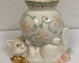 OS6217 Lenox White Cat Figurine Petals and Pearls Bud Vase or Candy Dish https://www.ebay.com/str/agesagoestatesales