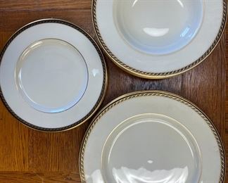 OS6218 Set of 33 Lenox Presidential Tyler Liberty Special Pattern China https://www.ebay.com/str/agesagoestatesales