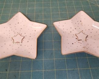 OS9018 Set of 2 Lenox Ivory Star Shaped Trinket Candy Key Dish with Gold Trim https://www.ebay.com/str/agesagoestatesales