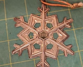 OS9024 1989 Gorham Sterling Silver Christmas Snowflake Ornament https://www.ebay.com/str/agesagoestatesales