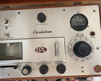 Vintage EKG machine with originals cables, an asset for any vintage medical collection