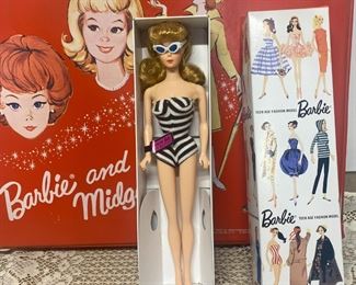 Barbie wonderful case this Barbie is the 35th Anniversary with box