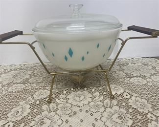 Pyrex Diamonds with cradle and lid Excellent condition