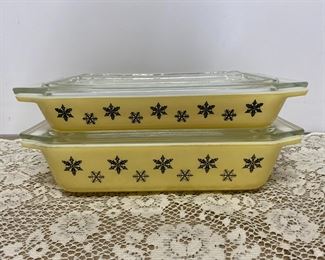 Pyrex Agee Yellow space savers with Black snowflakes Great condition